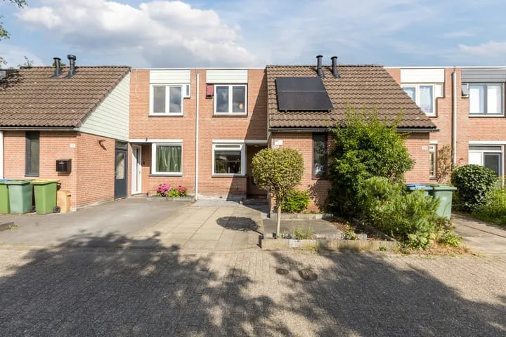 Tussenwoning te koop: Buitenerf 137, Kievitsloop Breda