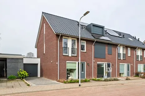Tussenwoning te koop: Buitenhof 5, Varik Varik