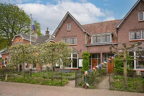 Twee-onder-één-kap te koop: Buitenhuizenpoort 5, Buren-Oude Kern Buren (Ge)