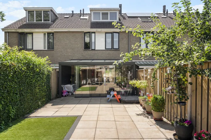 Tussenwoning te koop: Buitenkruierstraat 53, Molenbuurt Oost Almere