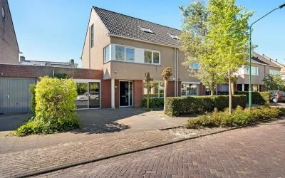Tussenwoning te koop: Buitenpas 13, Buitenpas - Noordrand Heesch