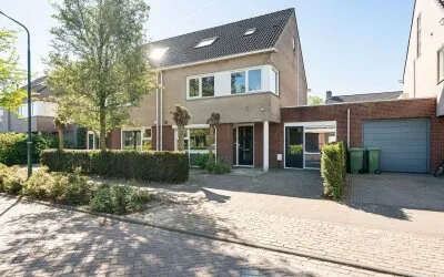 Tussenwoning te koop: Buitenpas 15, Buitenpas - Noordrand Heesch