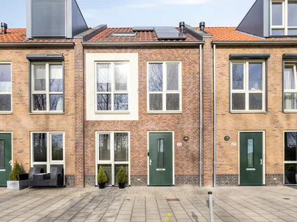 Tussenwoning te koop: Buitenring 25, Middelharnis westplaat Middelharnis