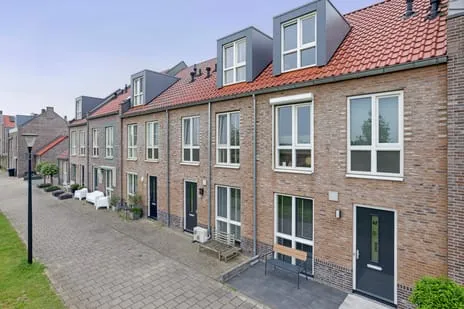 Tussenwoning te koop: Buitenring 44, Middelharnis westplaat Middelharnis