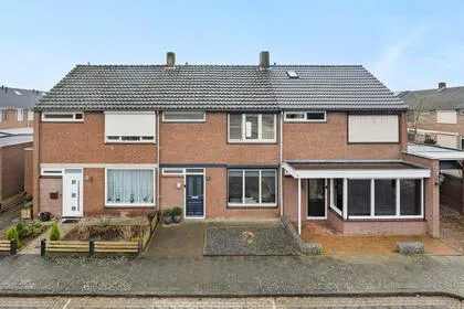 Tussenwoning te koop: Buizerdstraat 4, Binderen Helmond