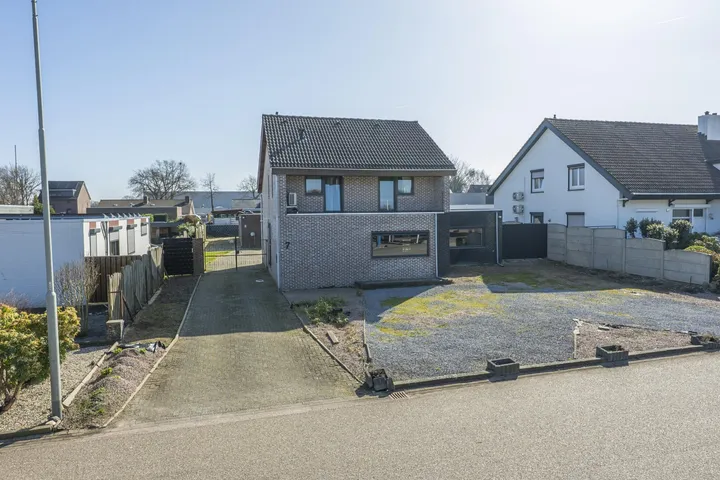Vrijstaande woning te koop: Buizerdweg 7, Landgraaf