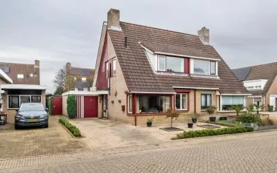 Twee-onder-één-kap te koop: Bulkensteinlaan 4, Tiel
