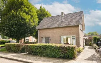 Vrijstaande woning te koop: Bulkstraat 10, Genderen