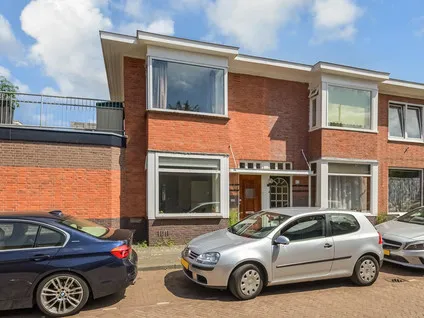 Tussenwoning te koop: Bunschotensestraat 50, Rustenburg 'S-Gravenhage