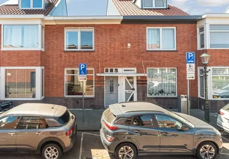 Tussenwoning te koop: Bunschotensestraat 99, Rustenburg 'S-Gravenhage