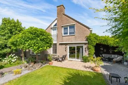 Vrijstaande woning te koop: Bunschotenstraat 8, Stedenwijk Midden-west Almere