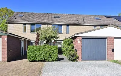 Tussenwoning te koop: Bunt 10, Huizen