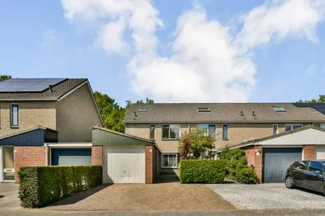 Tussenwoning te koop: Bunt 12, Huizermaat West Huizen