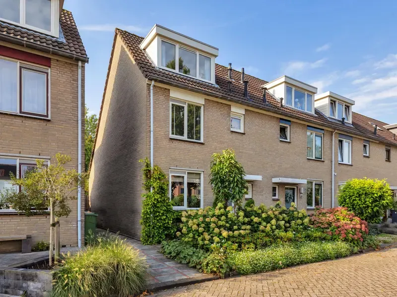 Hoekwoning te koop: Burchtlaan 15, Oostvoorne