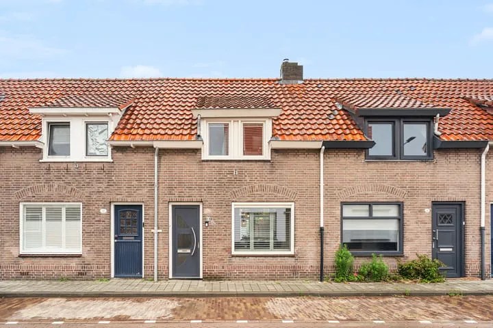 Tussenwoning te koop: Burchtstraat 10, Fatima West Tilburg