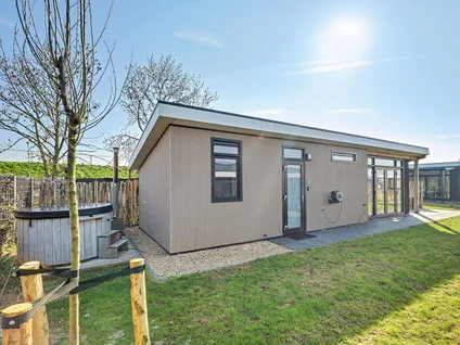 Hoekwoning te koop: Burenpolderweg 30A8, Yerseke