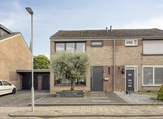 Twee-onder-één-kap te koop: Burg. Bogmanstraat 15, Schimmert Schimmert