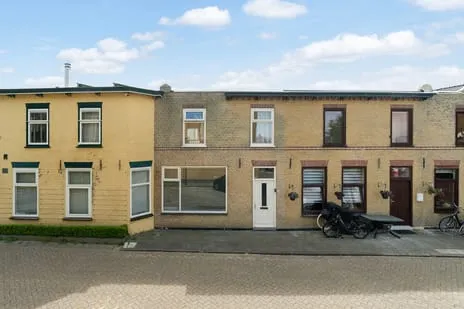 Tussenwoning te koop: Burg. De Jonghkade 13, Taanschuurpolder Maassluis