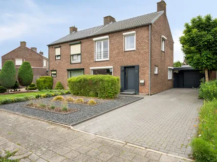 Hoekwoning te koop: Burg De Witstraat 22, Elsloo Elsloo
