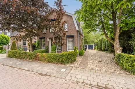 Vrijstaande woning te koop: Burg de Zeeuwstraat 104, Numansdorp Woonkern Numansdorp