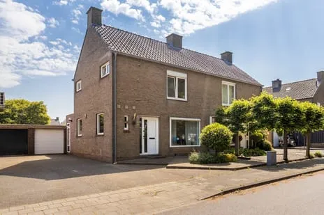 Twee-onder-één-kap te koop: Burg. Gijzelsstraat 10, Vrangendael Sittard