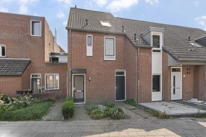 Tussenwoning te koop: Burg. Janssenring 57, De Riet Helden Panningen