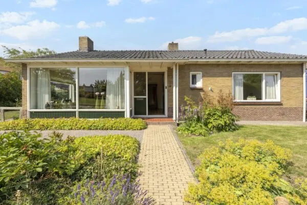 Vrijstaande woning te koop: Burg L C Kolffsingel 20, Hippolytushoef West (woonkern) Hippolytushoef