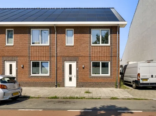 Corner house for sale: Burg. Lemmensstraat 232, Lindenheuvel Geleen