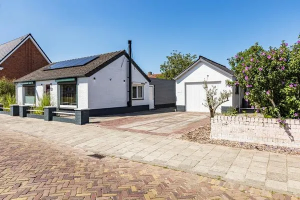 Vrijstaande woning te koop: Burg Moorsstraat 1D, Hoogerheide Hoogerheide