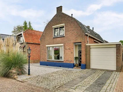 Vrijstaande woning te koop: Burg Sinkelaan 10, Yerseke - Kern Yerseke