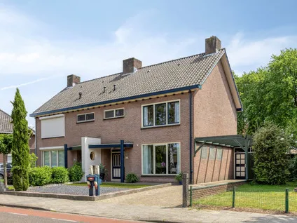 Twee-onder-één-kap te koop: Burg. Van Houtstraat 26, Budel Budel