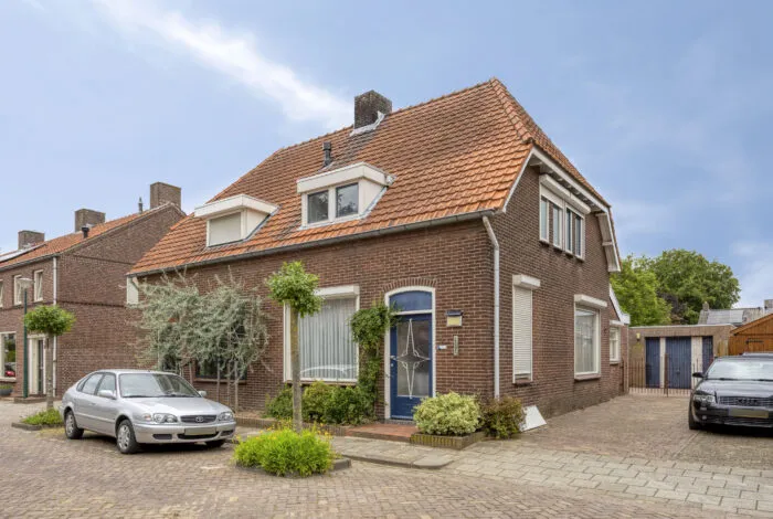 Twee-onder-één-kap te koop: Burg vd Mortelstraat 9, Cuijk kern Cuijk
