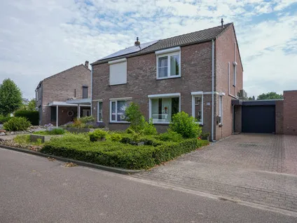 Tussenwoning te koop: Burg. Wijnandsstraat 27, Mariadorp-Beezepool Eijsden
