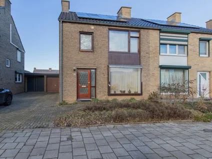 Tussenwoning te koop: Burg. Arnoldtsstraat 48, Vrangendael Sittard