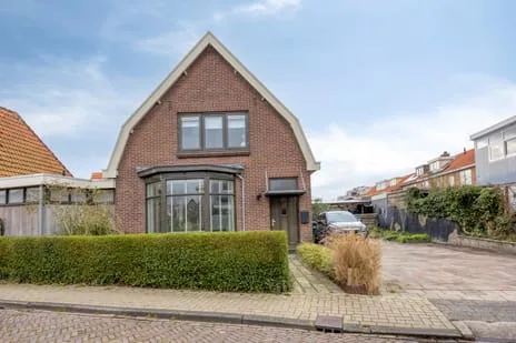 Twee-onder-één-kap te koop: Burg. Burgerstraat 5, Warmenhuizen-Centrum Warmenhuizen