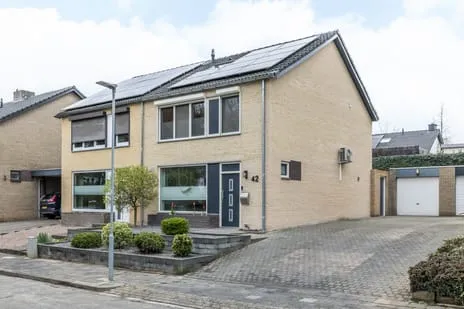 Twee-onder-één-kap te koop: Burg. Kengenstraat 42, Hulsberg Hulsberg