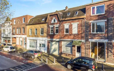 Tussenwoning te koop: Burg. Lemmensstraat 224, Lindenheuvel Geleen