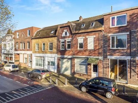 Tussenwoning te koop: Burg. Lemmensstraat 224, Lindenheuvel Geleen