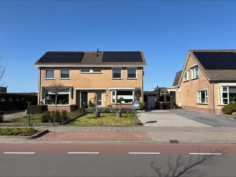 Tussenwoning te koop: Burg. Lovinkstraat 9B, Breezand (woonkern) Breezand