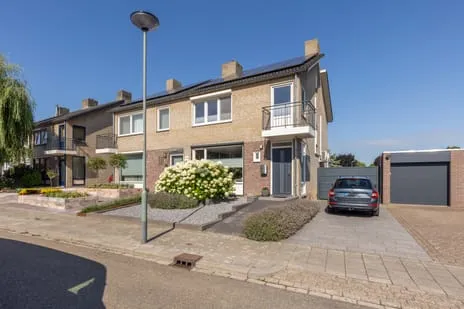 Twee-onder-één-kap te koop: Burg. Luytenstraat 22, Munstergeleen Munstergeleen