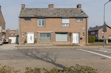 Twee-onder-één-kap te koop: Burg. Schrijenstraat 26, Vrangendael Sittard