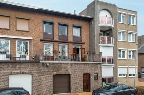 Tussenwoning te koop: Burg.Savelberglaan 2, Kerkrade-Centrum Kerkrade