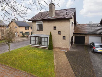 Twee-onder-één-kap te koop: Burg Maenenstraat 7, Elsloo Elsloo