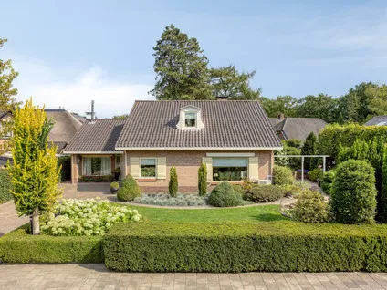 Vrijstaande woning te koop: Burg Röell-Laan 7, Scherpenzeel Scherpenzeel