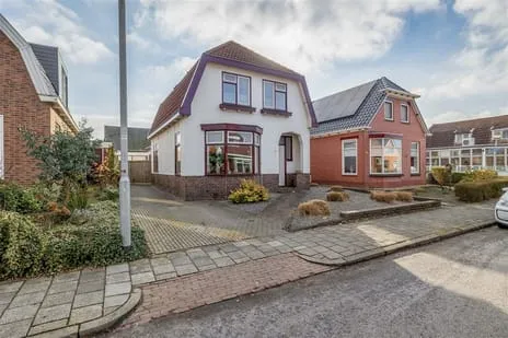 Twee-onder-één-kap te koop: Burg v Roijenstr Oost 97, Burgemeester van Royenstraat en omgeving Hoogezand