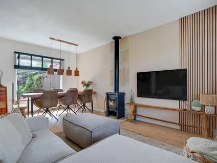 Tussenwoning te koop: Burgemeester Borgerstraat 28, Roden Roden