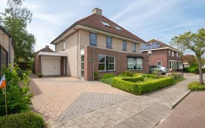Twee-onder-één-kap te huur: Burgemeester C Koertstraat 5, Wolphaartsdijk Wolphaartsdijk
