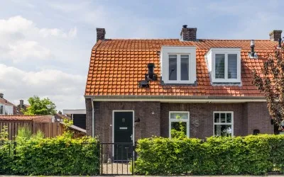 Twee-onder-één-kap te koop: Burgemeester Cambier van Nootenstraat 4, Friezenbuurt Maarssen