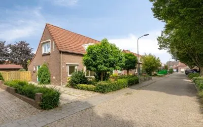 Twee-onder-één-kap te koop: Burgemeester Cremersplein 2, Pannerden Pannerden