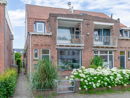 Semi-detached for sale: Burgemeester de Bruïnelaan 114, Juliandorp Zwijndrecht